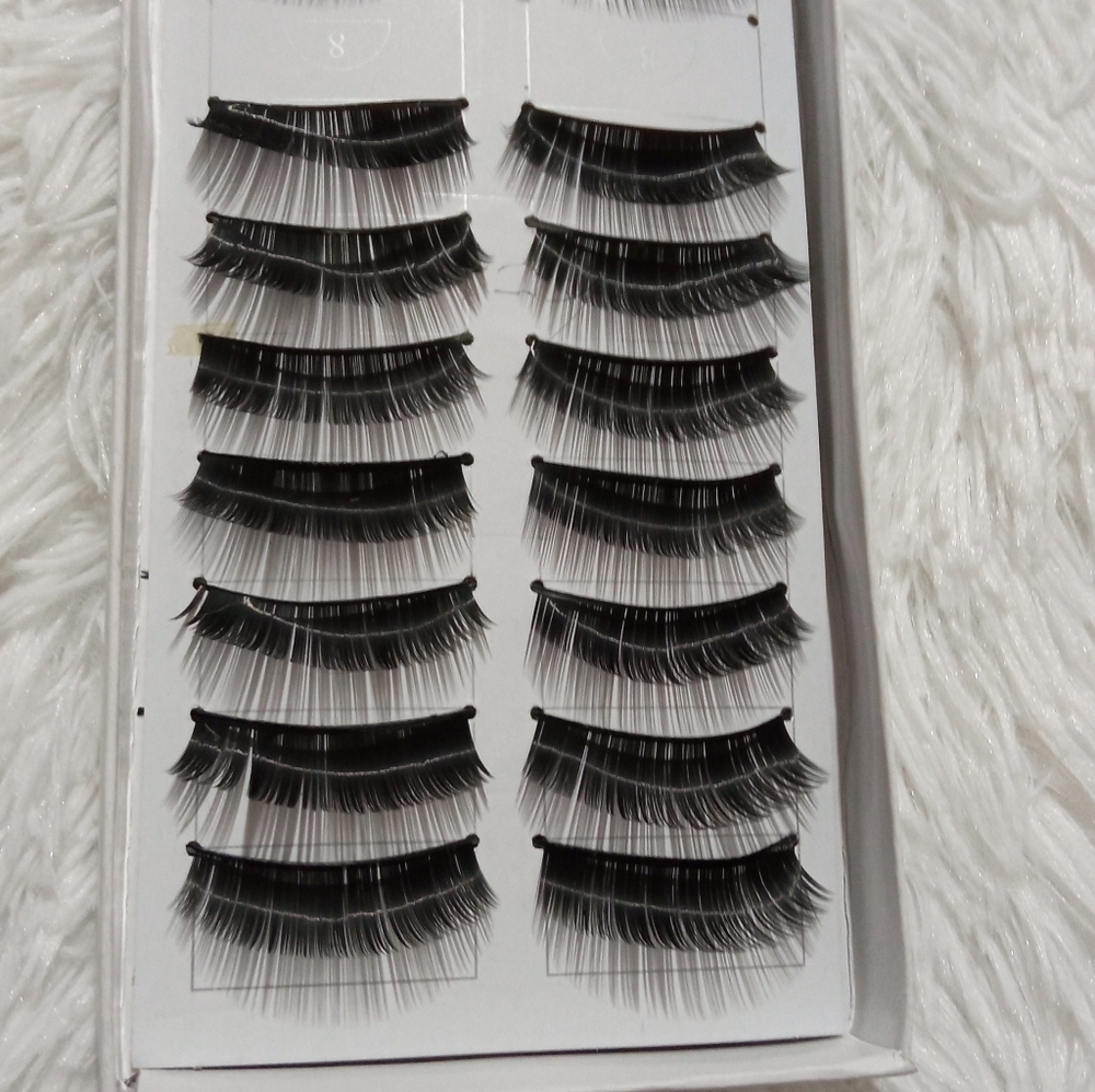 Lash Lot - Picture 3 of 4